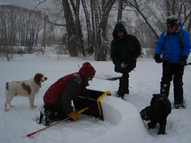 Starting the igloo, first layer of blocks